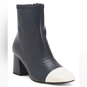 NIB navy & ivory BC Footwear Told Ya So short boots 8.5M